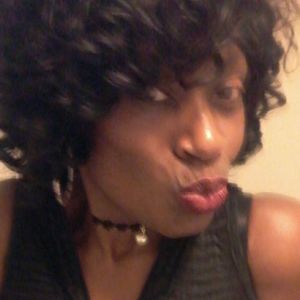 Meet your Posher, Constance